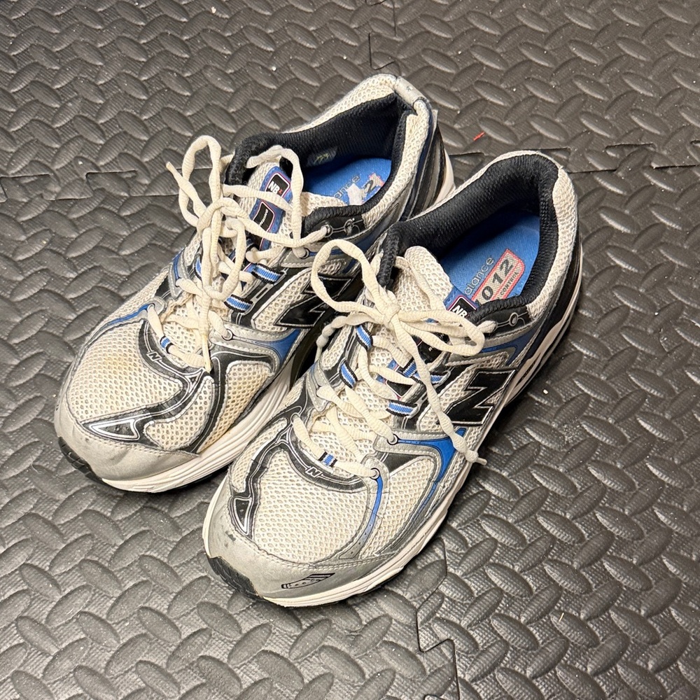 New Balance 1012 sz 10.5 Men's Running Shoes